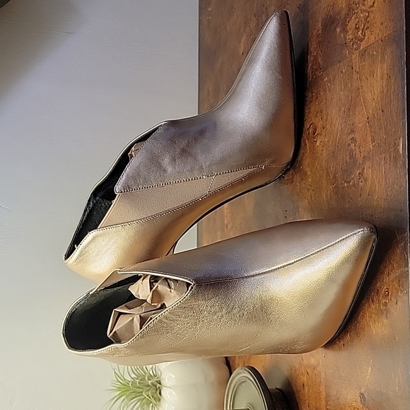 GUESS ANKLE BOOTIES - Picture 6 of 12